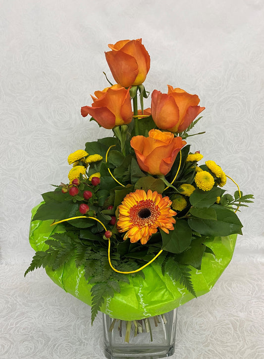 Blumenstrauß gestaffelt in gelb und orange