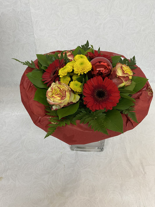 Blumenstrauß in rot und gelb