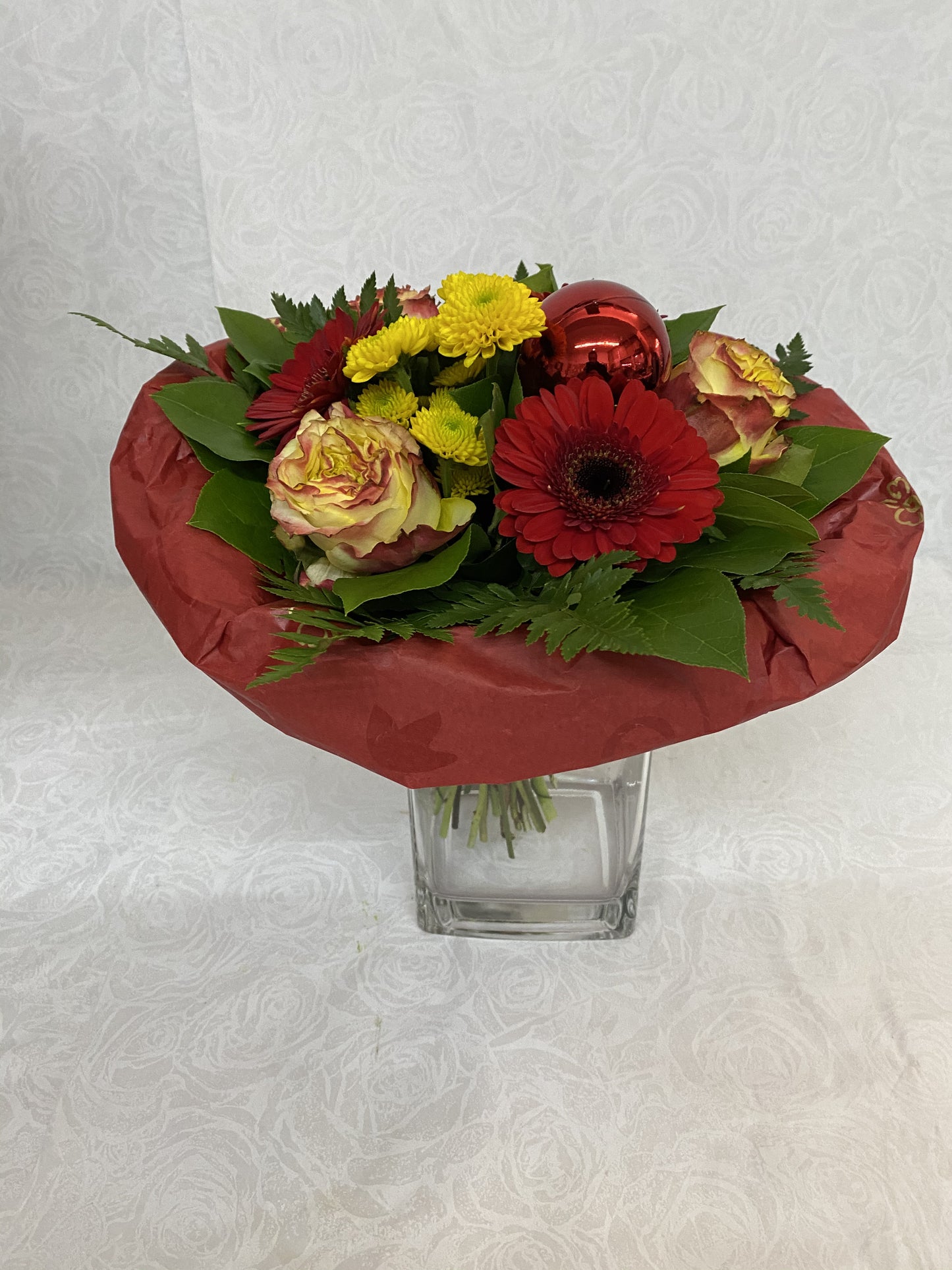 Blumenstrauß in rot und gelb