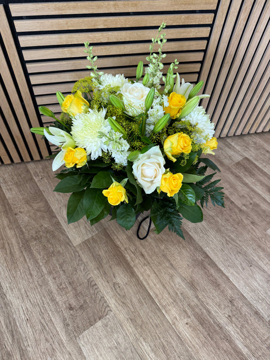 Blumenstrauß in gelb und weiß